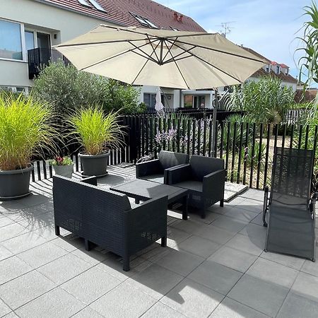 Apartmany Rose Микулов Экстерьер фото