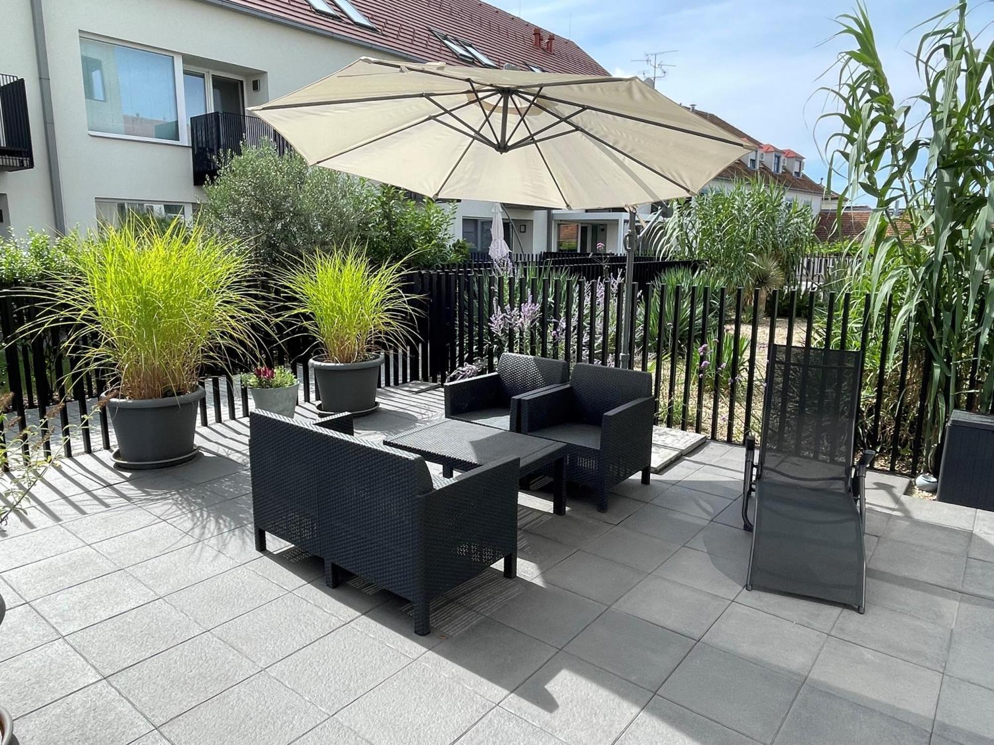 Apartmany Rose Микулов Экстерьер фото