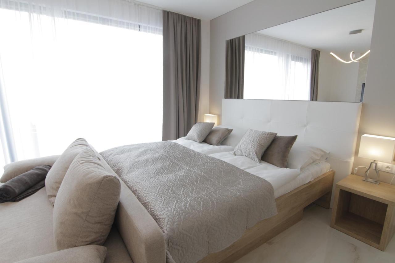 Apartmany Rose Микулов Экстерьер фото